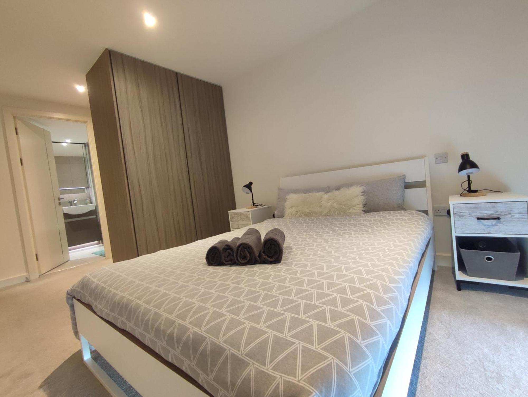 Luxury Riverside Apt With Easy Access To Central London, O2, Excel Centre And Parking Екстериор снимка