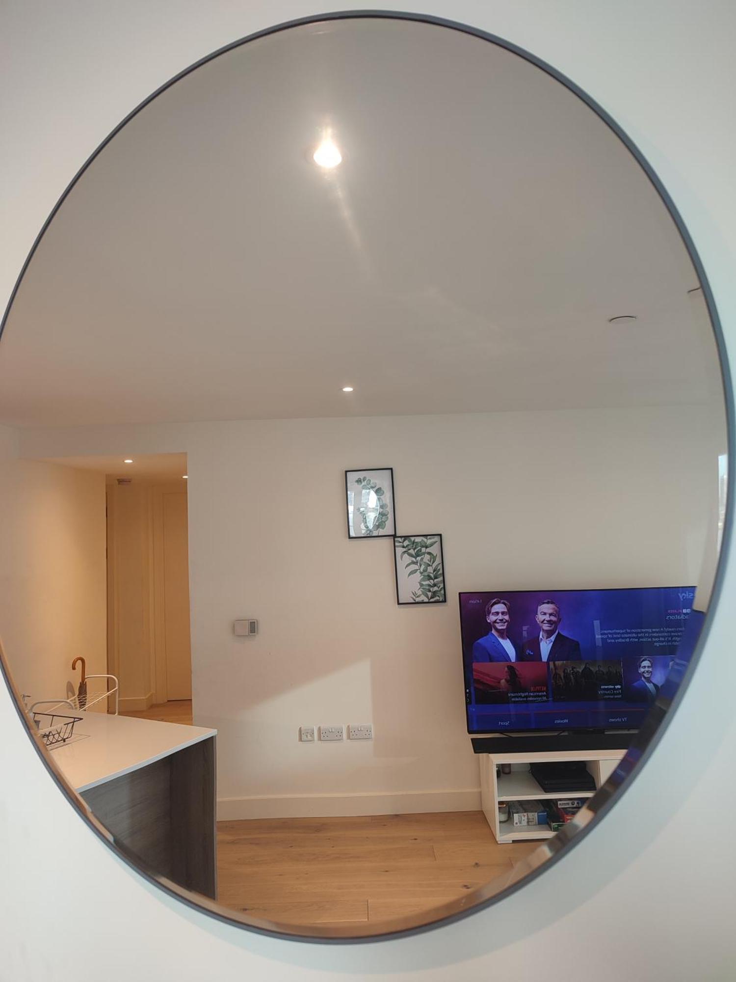 Luxury Riverside Apt With Easy Access To Central London, O2, Excel Centre And Parking Екстериор снимка