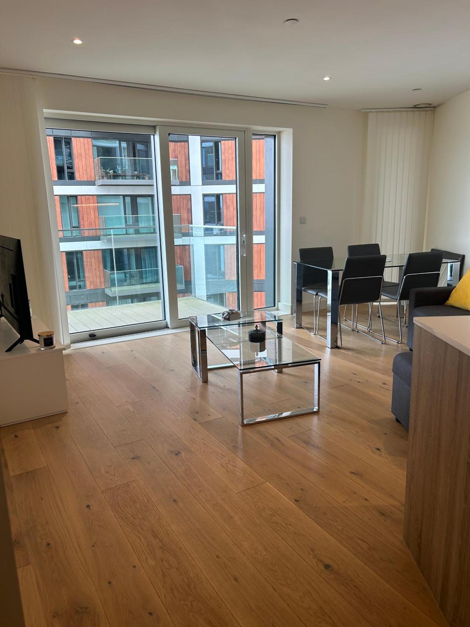 Luxury Riverside Apt With Easy Access To Central London, O2, Excel Centre And Parking Екстериор снимка
