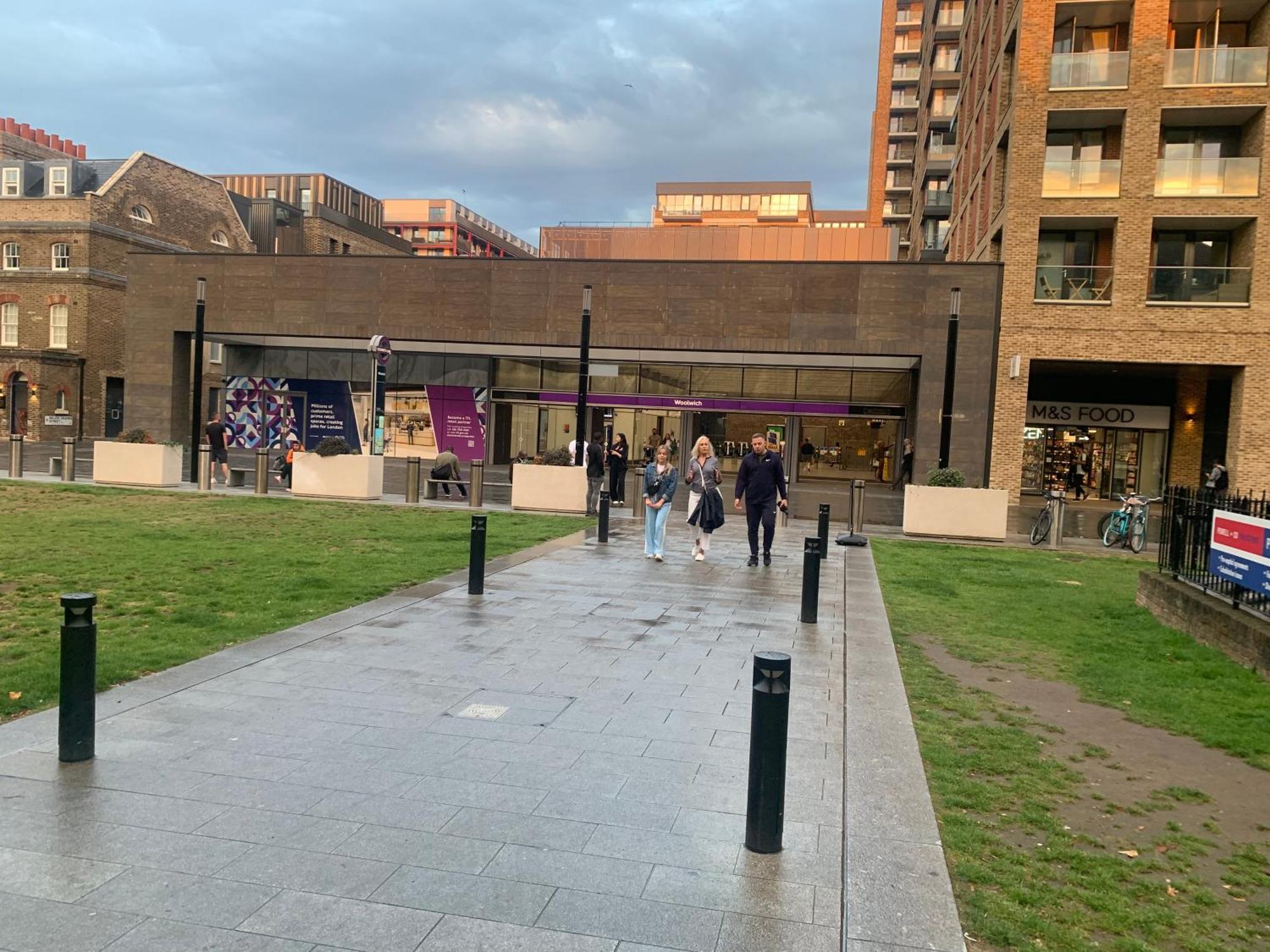 Luxury Riverside Apt With Easy Access To Central London, O2, Excel Centre And Parking Екстериор снимка